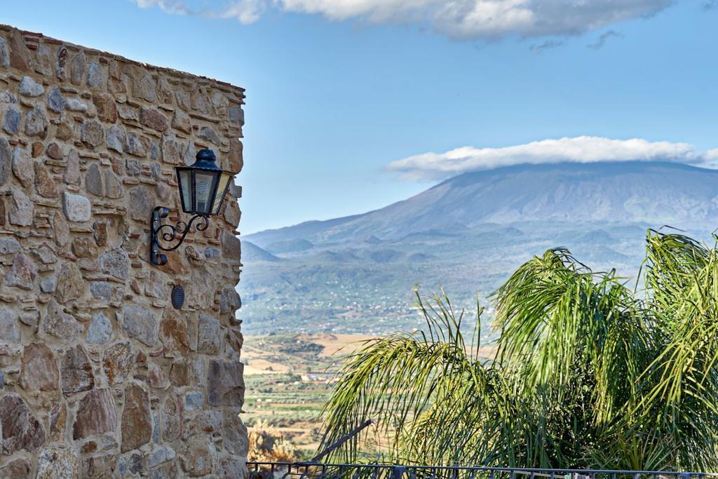 Agriturismo Conte Ruggero Villa Centuripe Exterior photo